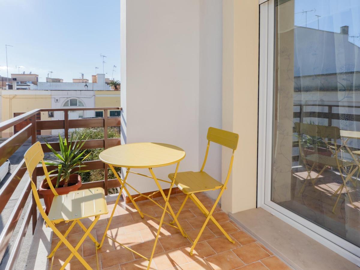 Salento 4 Stars - Blue & Yellow Squinzano Bagian luar foto